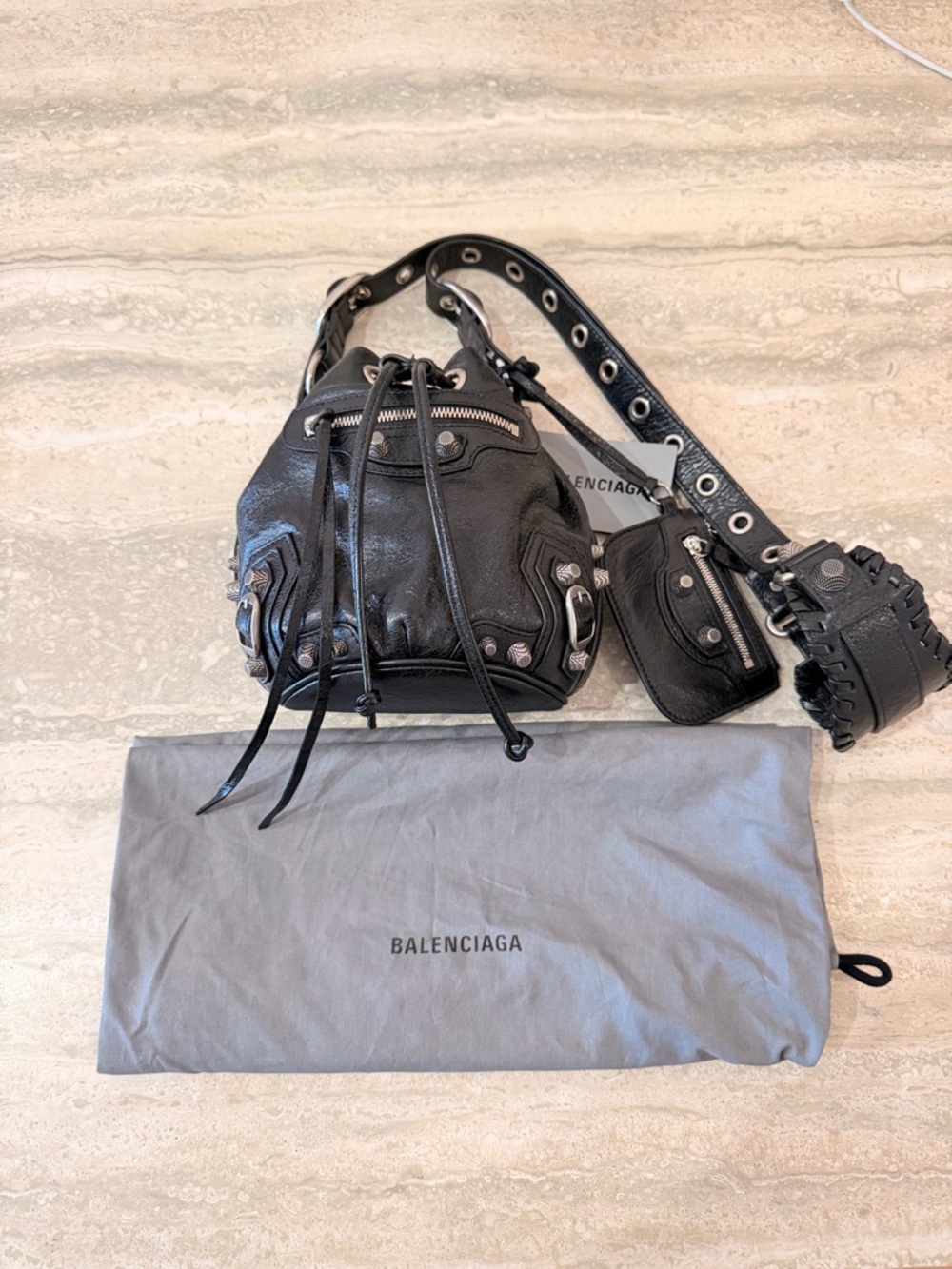 New Authentic Balenciaga Le Cagole XS Bucket Bag Lambskin Leather With Tags - Picture 16 of 16